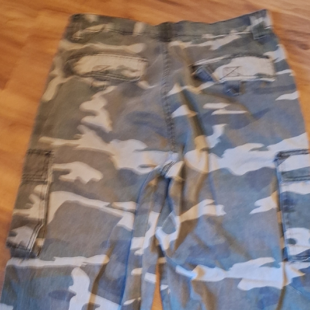 Kids' Camouflage Cargo Pants - Picture 5 of 5
